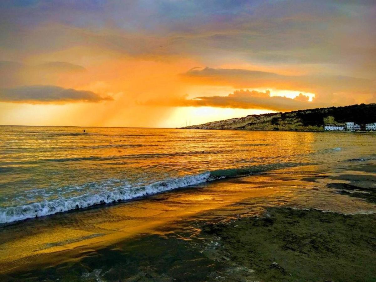 Apartments Art Ulcinj Bagian luar foto