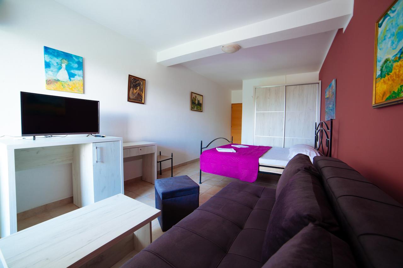 Apartments Art Ulcinj Bagian luar foto