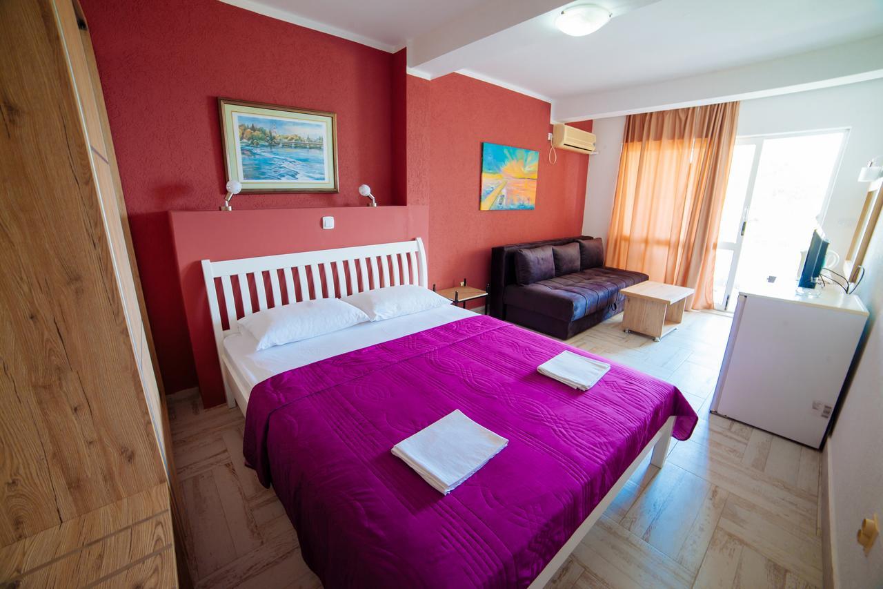 Apartments Art Ulcinj Bagian luar foto