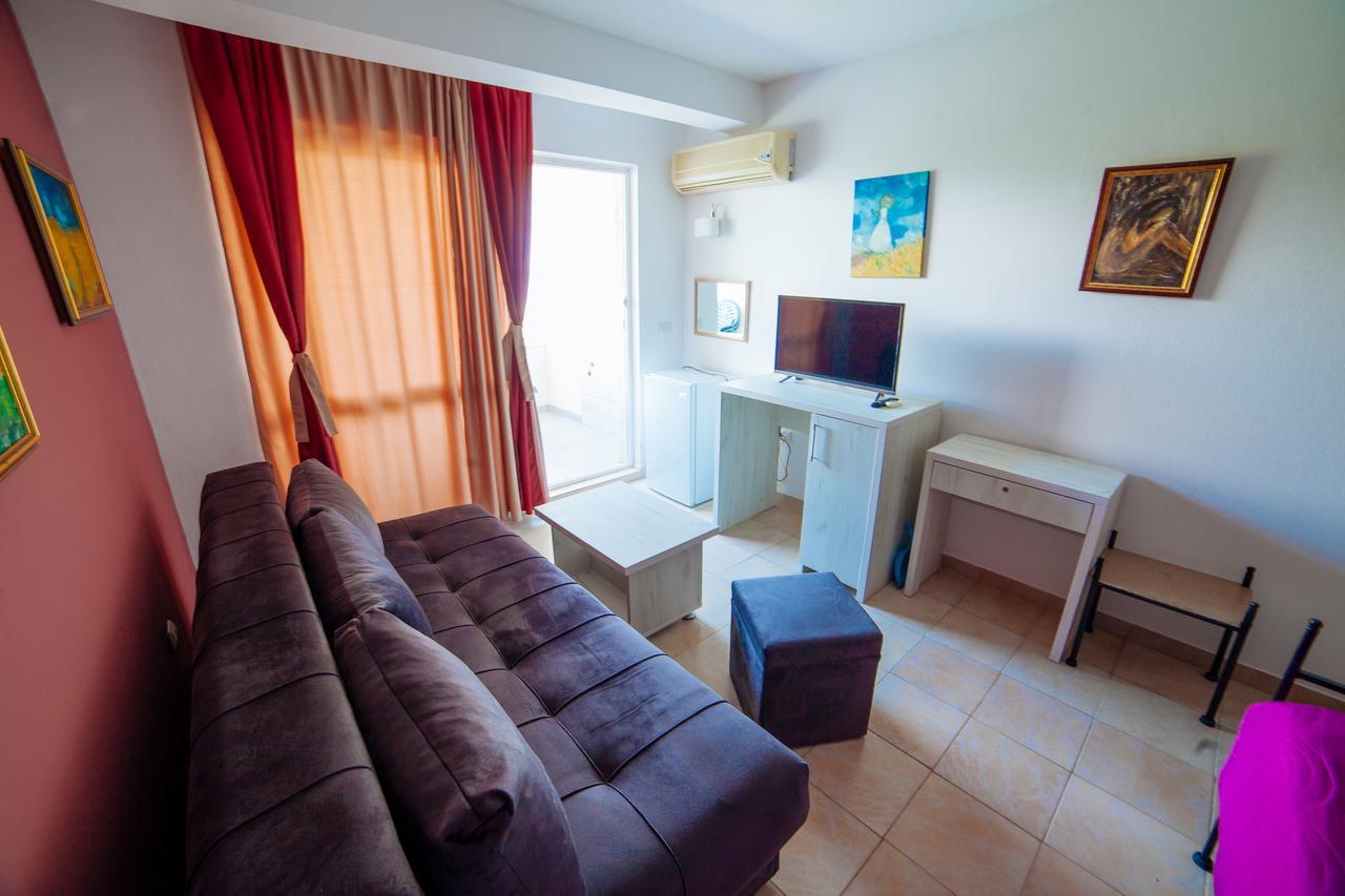 Apartments Art Ulcinj Bagian luar foto