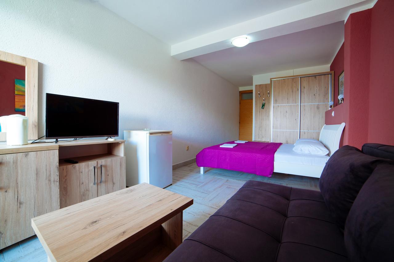 Apartments Art Ulcinj Bagian luar foto