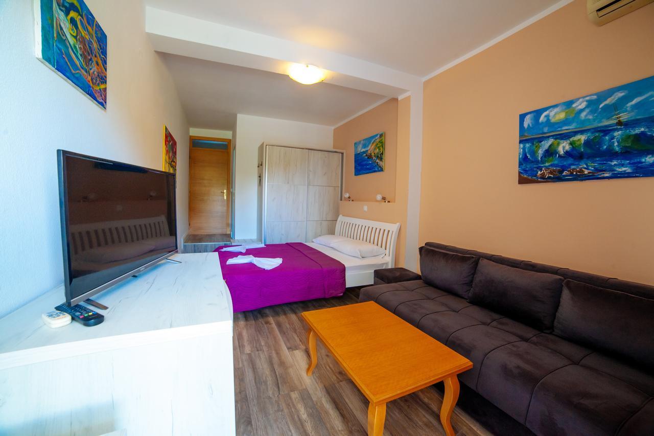 Apartments Art Ulcinj Bagian luar foto