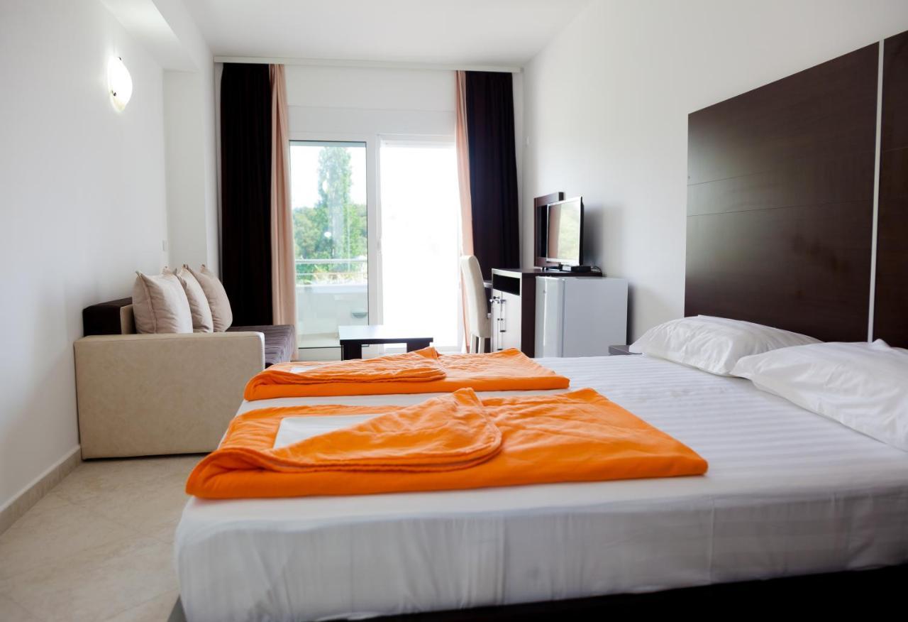 Apartments Art Ulcinj Bagian luar foto